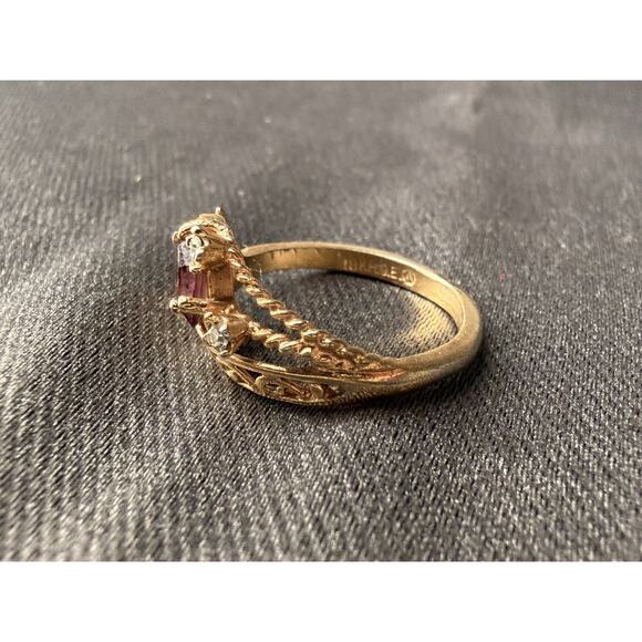 2.3g VINTAGE 18K HGE HEAVY GOLD ELECTROPLATE RING FLOWER GARNET SIZE unknown - Picture 2 of 14